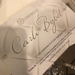 Carli Bybel Highlight/Eyeshadow Palette